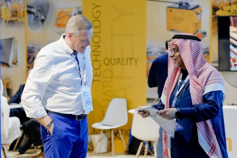 المعرض السعودي للافتات يفتتح أبوابه اليوم