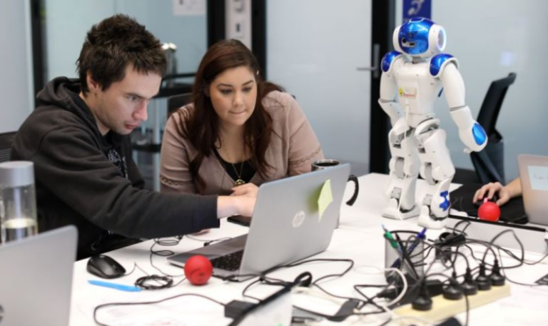 DXC Technology Champions STEM Education to Drive Innovation and Diversity