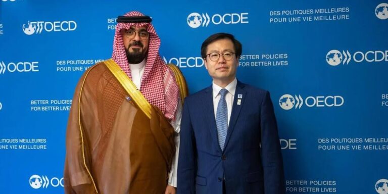 Minister of Economy, Republic of Korea Trade Minister Discuss Economic Cooperation in Paris Minister of Economy, Republic of Korea Trade Minister Discuss Economic Cooperation in Paris - minister economy