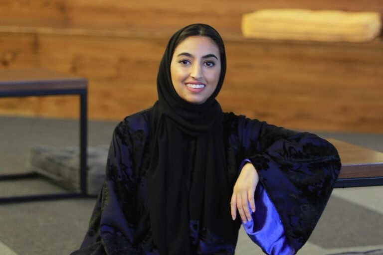من المختبر إلى ريادة الأعمال: كيف حوّلت رائدة الأعمال السعودية إيمان شكور تحديات الحياة الى مسرعة أعمال إقليمية تدعم الشركات الناشئة